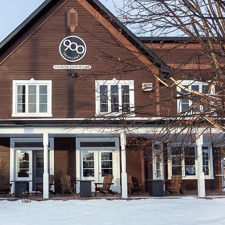 Le 900 Tremblant Inn Cafe And Bistro Mont-Tremblant Exterior photo