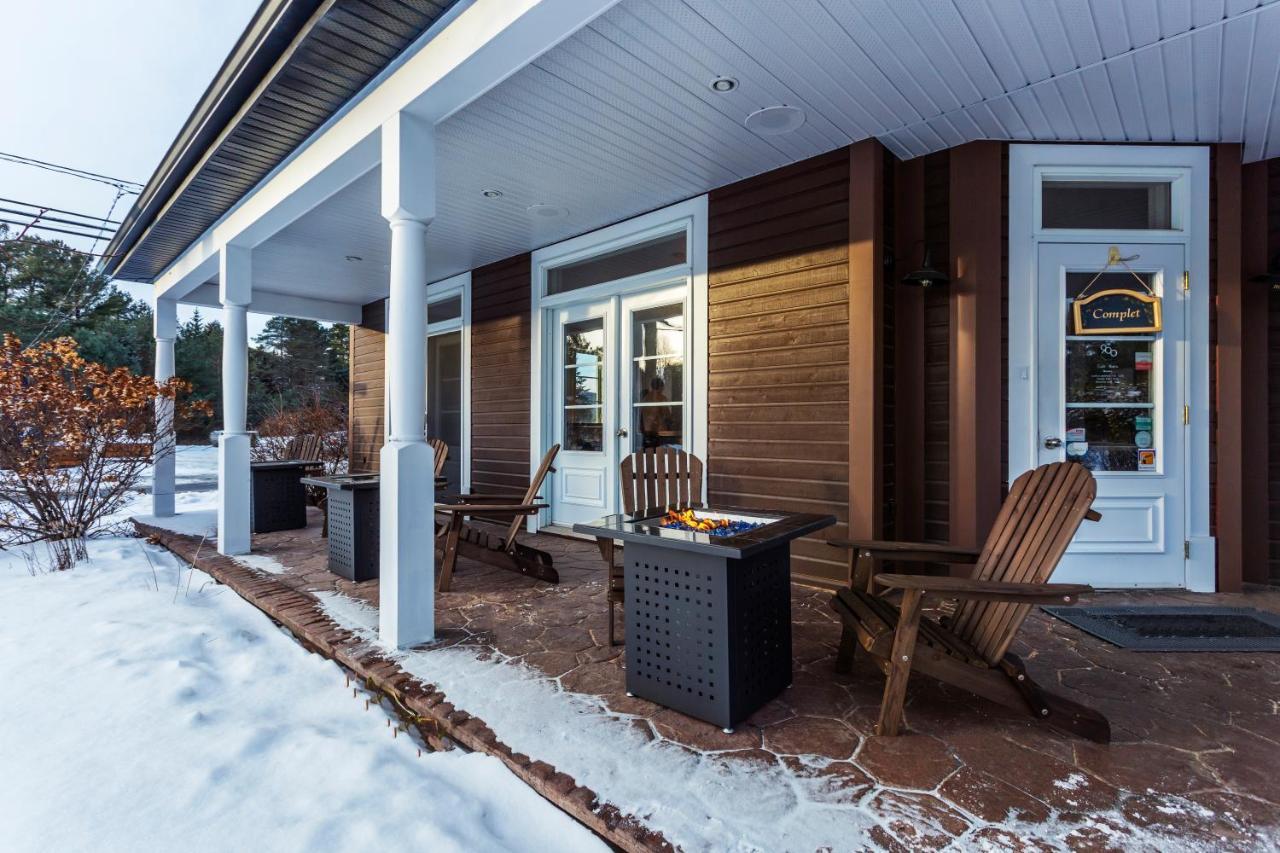 Le 900 Tremblant Inn Cafe And Bistro Mont-Tremblant Exterior photo